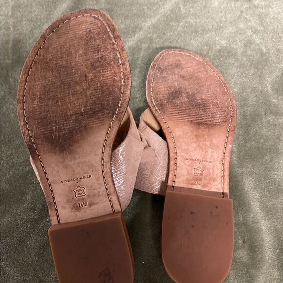 #100 DONALD J PLINER Champagne Ankle Strap Sandals - Picture 8 of 9